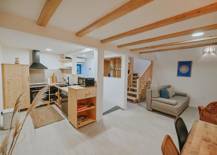 Stone House Zrinski Entire 62 M2 Апартаменты *