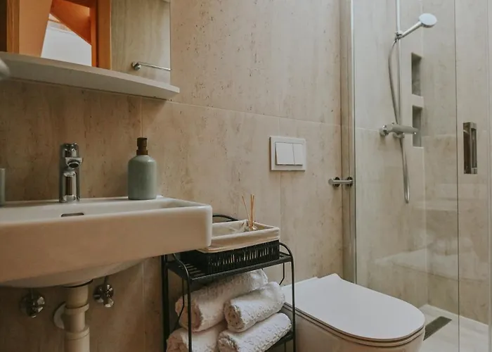 Апартаменты Stone House Zrinski Entire 62 M2 Ллука